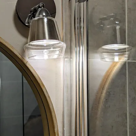 Artist - Center - Bathtub - Terrasse - Full רואן