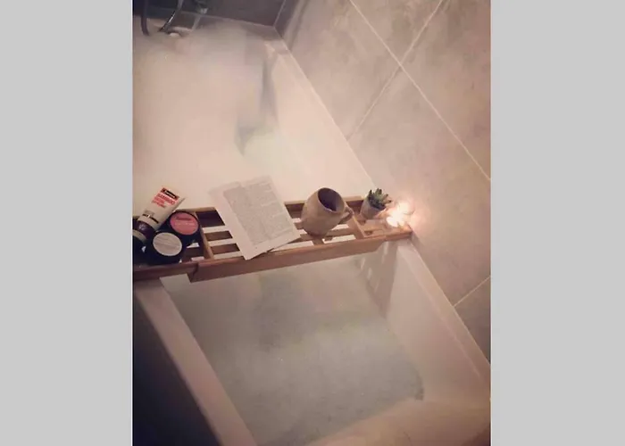 Artist - Center - Bathtub - Terrasse - Full *