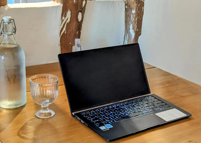 Artist - Center - Bathtub - Terrasse - Full