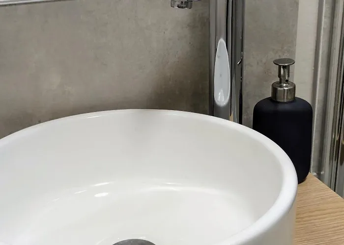 Artist - Center - Bathtub - Terrasse - Full *