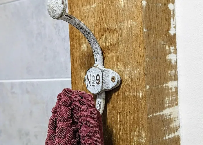 Artist - Center - Bathtub - Terrasse - Full